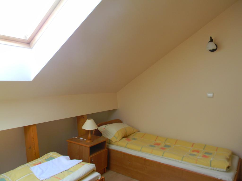 Prohibicja Peter'S Pub Motel Mikołajki Kamer foto