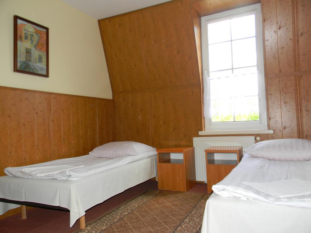 Prohibicja Peter'S Pub Motel Mikołajki Kamer foto