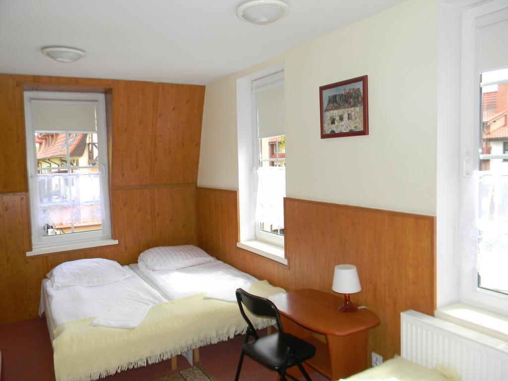 Prohibicja Peter'S Pub Motel Mikołajki Kamer foto