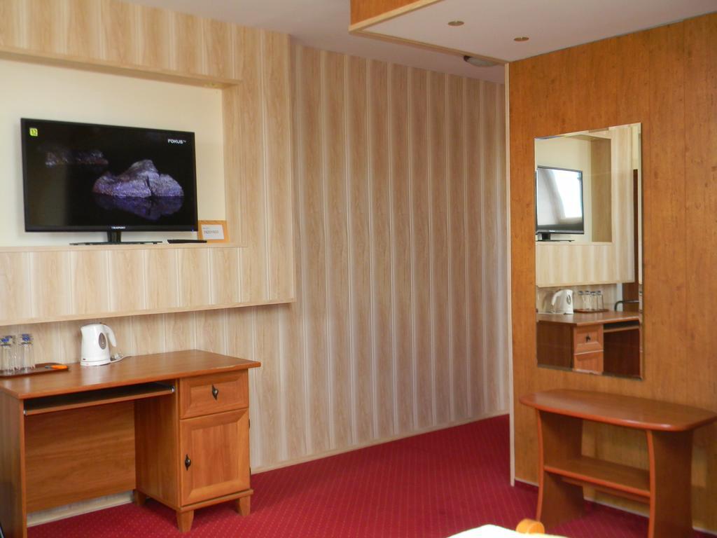 Prohibicja Peter'S Pub Motel Mikołajki Kamer foto