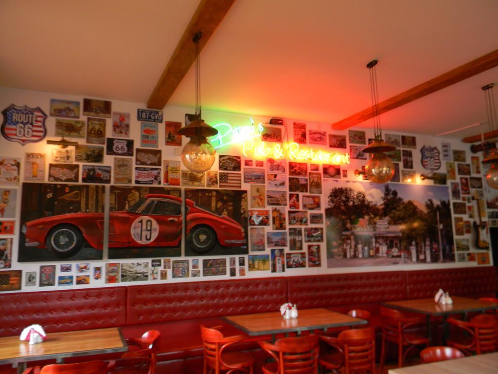 Prohibicja Peter'S Pub Motel Mikołajki Buitenkant foto